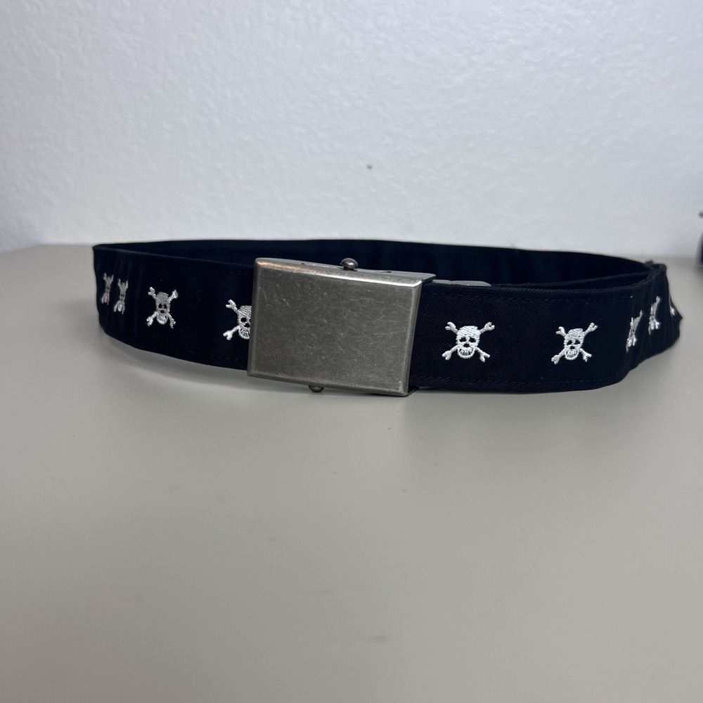 Vintage Y2K Skull Crossbones Belt Adult Punk Gothic Grunge Emo Alt Streetwear